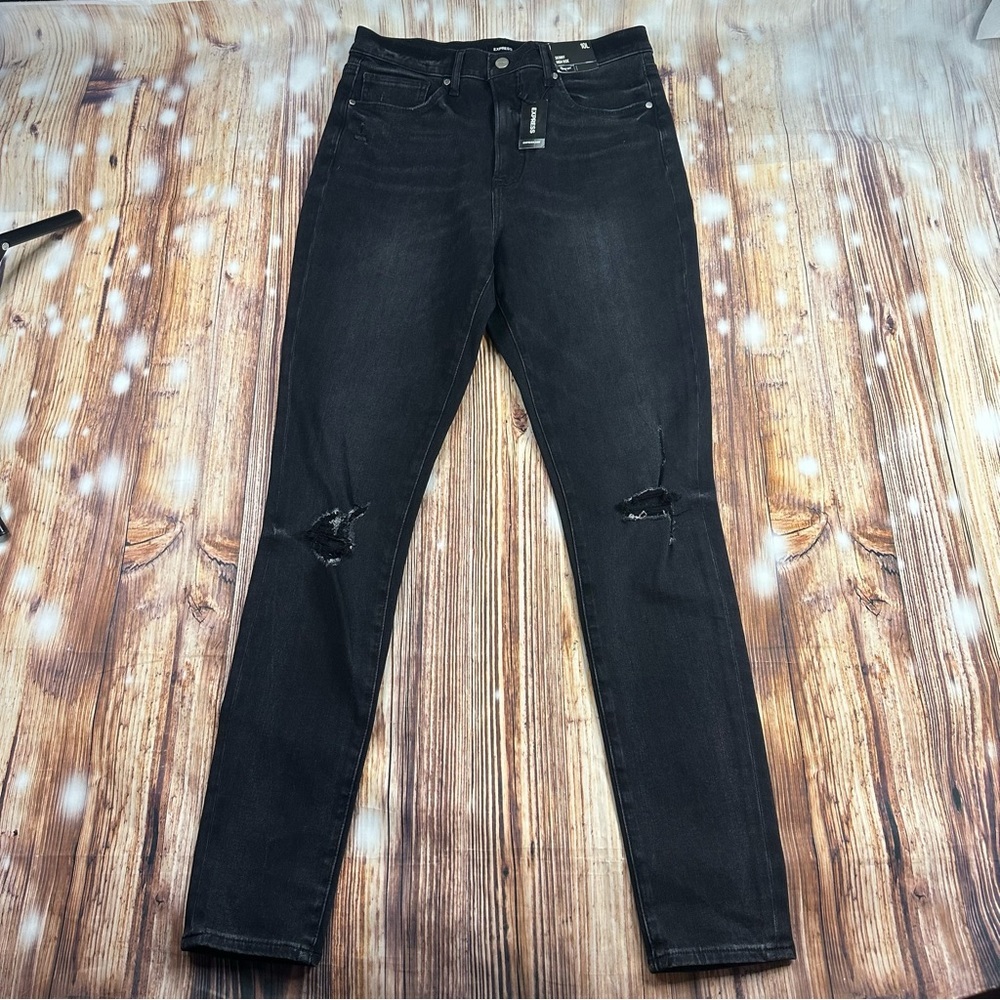 NWT  Express  High Rise  Eskinny  Jeans Super Soft Size 10